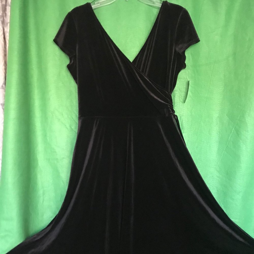 GNW Fit & Flare Black Faux Wrap V-Neck Black Velvet Formal Knee Length Dress 14